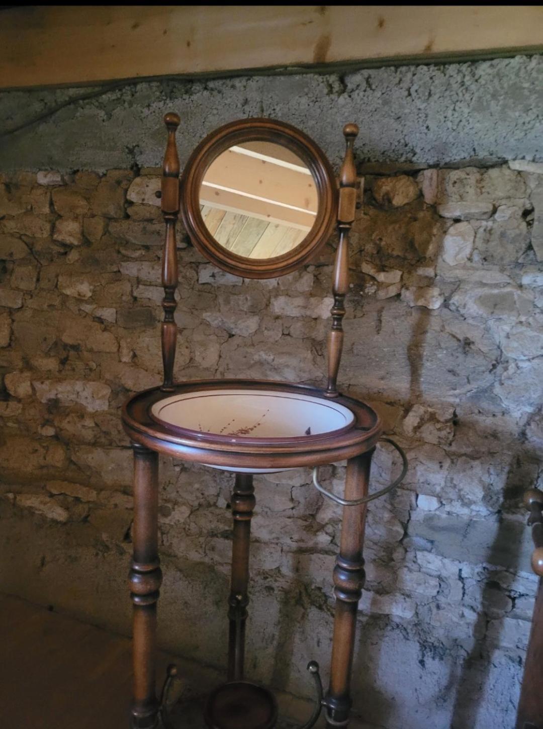 Nuit Insolite, Chambre Au Dessus D'Une Etable La Chapelle-Themer Exterior photo